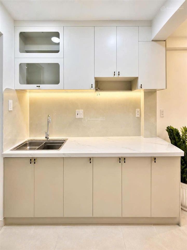 Hẻm xe hơi đến cửa nguyễn kiệm phú nhuận  4 tầng dtsd 100m2 3pn 4wc