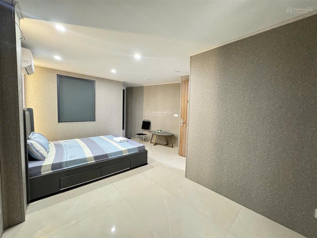 Giáp bình thạnh, ngay nguyên hồng phạm văn đồng, 3 phòng, 4 wc, sát hẻm xe hơi,