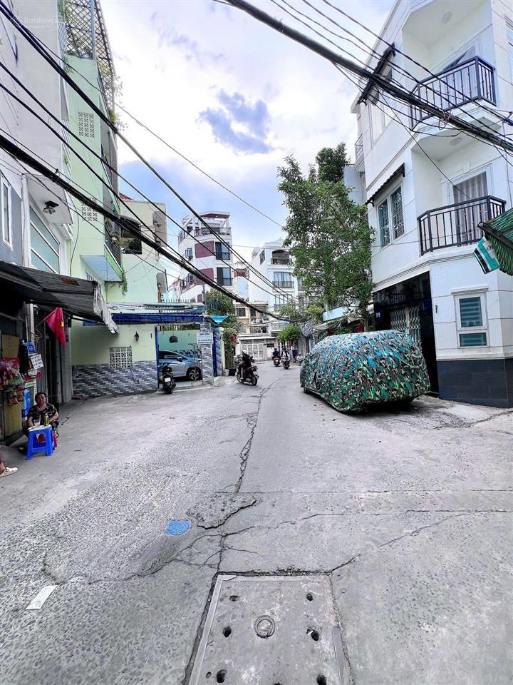 Ngay chợ cây quéo. hxh ngủ trong nhà. 4 tầng chắc chắn ở liền  40m2  3pn  4wc