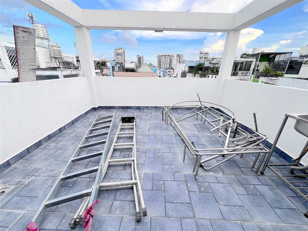Ngay chợ cây quéo. hxh ngủ trong nhà. 4 tầng chắc chắn ở liền  40m2  3pn  4wc