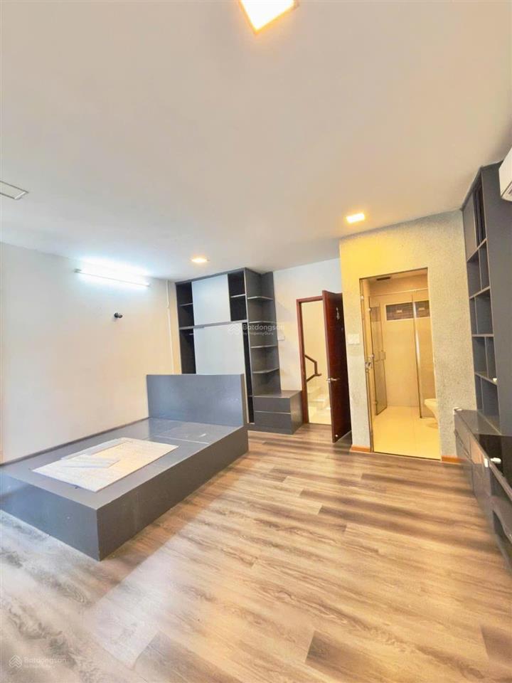 Hẻm xe hơi khu vip phan xích long p7 phú nhuận dt 42m2 ngang bề thế 5.2m  5 tầng