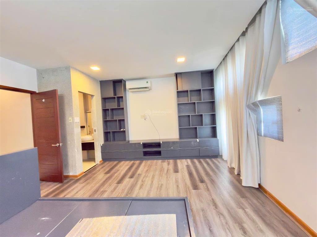 Hẻm xe hơi khu vip phan xích long p7 phú nhuận dt 42m2 ngang bề thế 5.2m  5 tầng