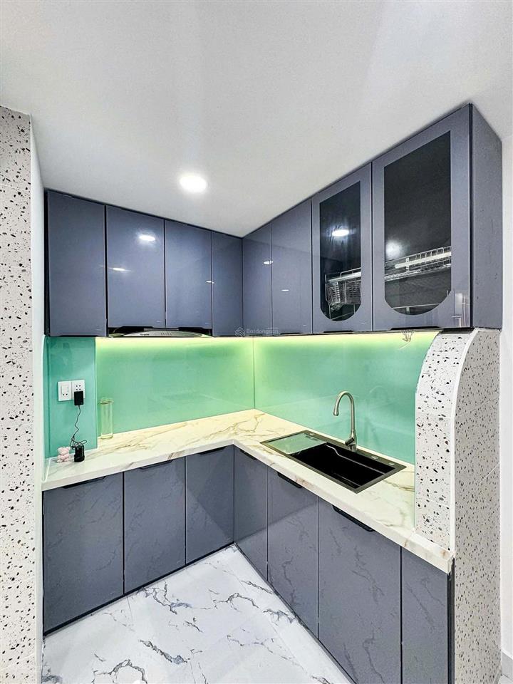 Giảm gấp 300tr  giá mới 8.97 tỷ. nhà đẹp 4 tầng. 6pn. 6wc. gần 40m2. phan tây hồ. phú nhuận