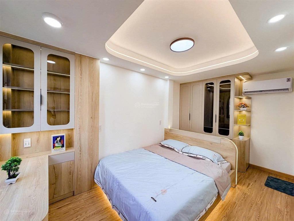 Sát mặt tiền  trần bình trọng, bình thạnh  nhà đẹp 5 tầng  3pn 4wc
