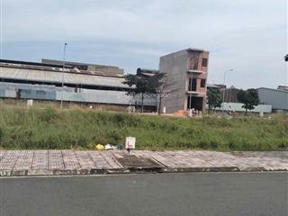 Bán 2 lô đất liền kề kcn becamex có nguồn thu dt 300m2 giá chỉ 650tr, sổ sẵn mua bán sang tên ngay