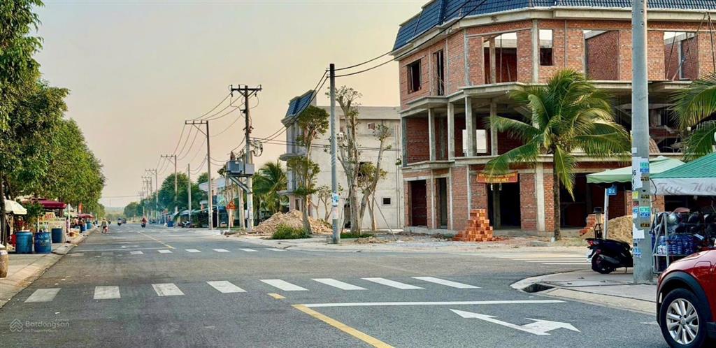 Bán dãy trọ bàu bàng full phòng, gần kcn, thu nhập ổn định, sổ riêng, giá tốt, dt 150m2 giá 900tr