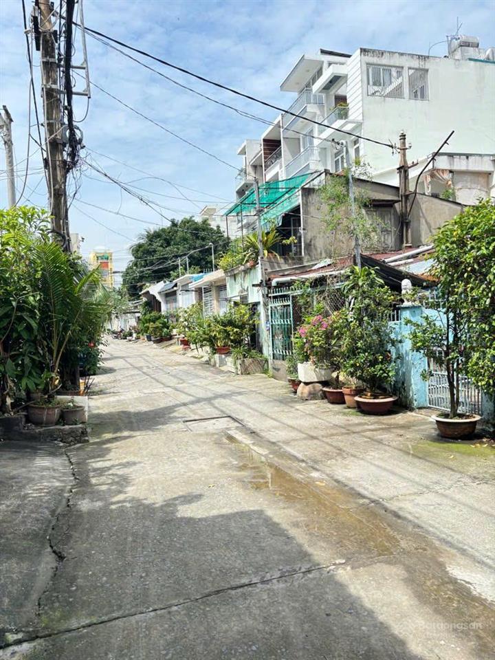 13.xtỷ  xvnt  khu phân lô  hẻm 6m thẳng trục  100m2 (4x25) vuông a4  nhà cũ tiện xây mới