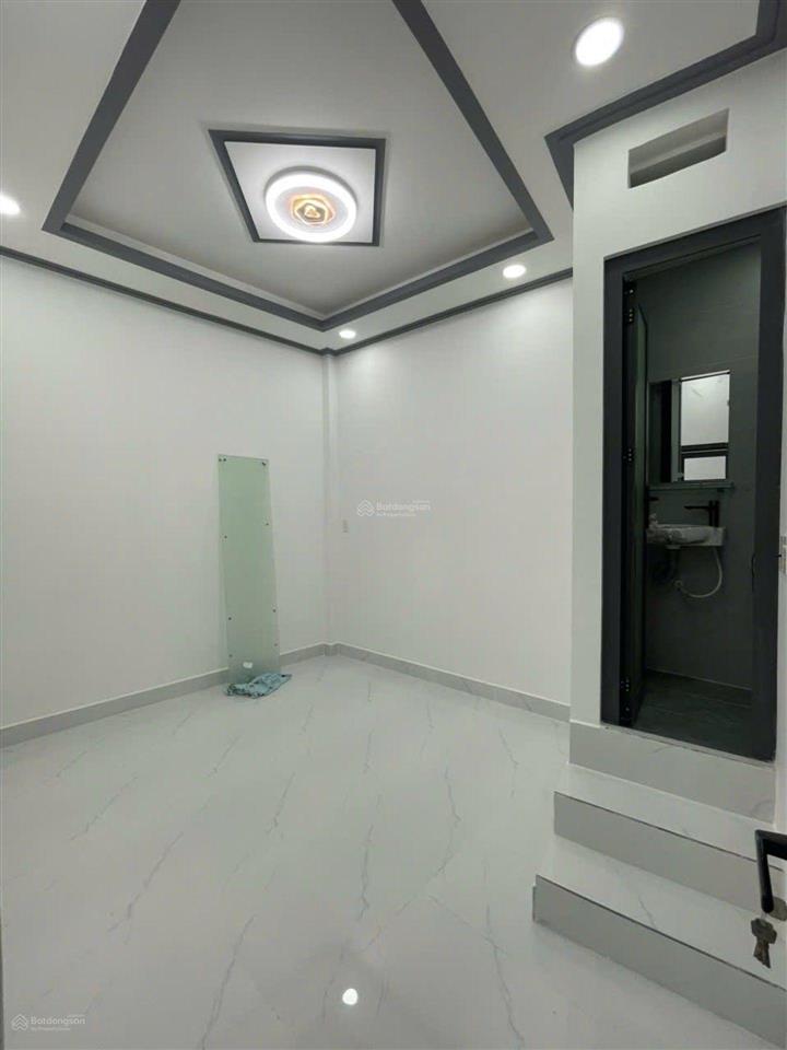 Bán nhà 2 tầng, 39m2, gần đường minh phụng, quận 6, hẻm 4m, giá 3.3 tỷ