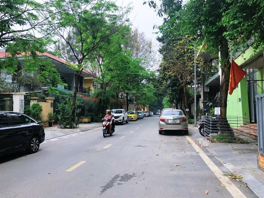 Bán nr tại thụy khuê, 12 tỷ, 60m2, 5pn, 4wc, bao đẹp, hot