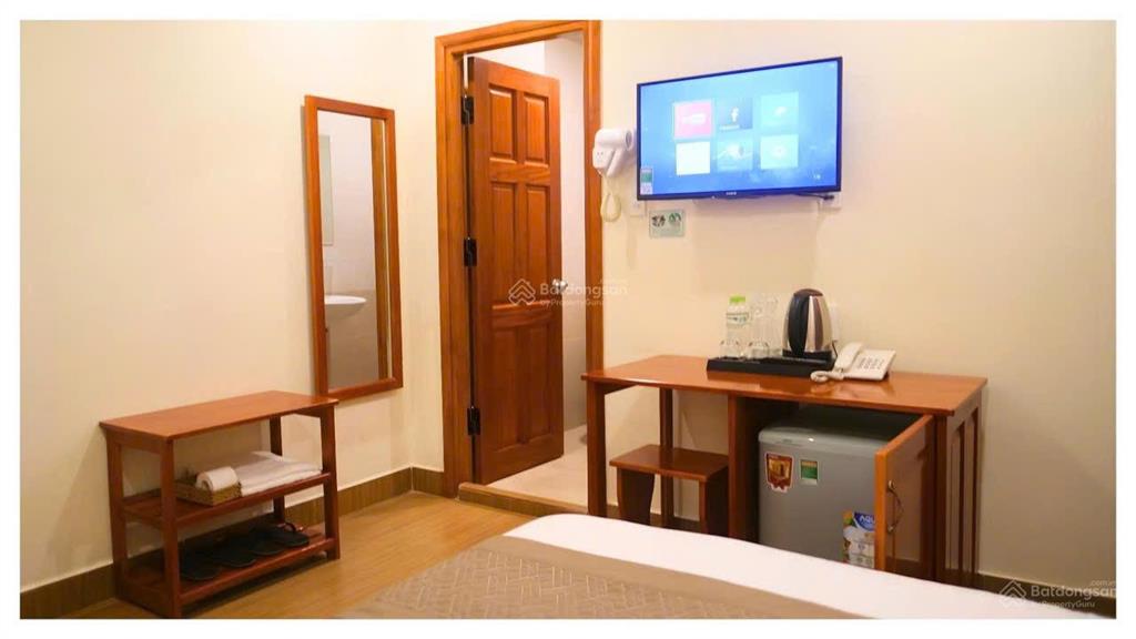 Bán nhanh khách sạn trung tâm khu golf valley 12 phòng + thang máy, giá bán 16,8 tỷ
