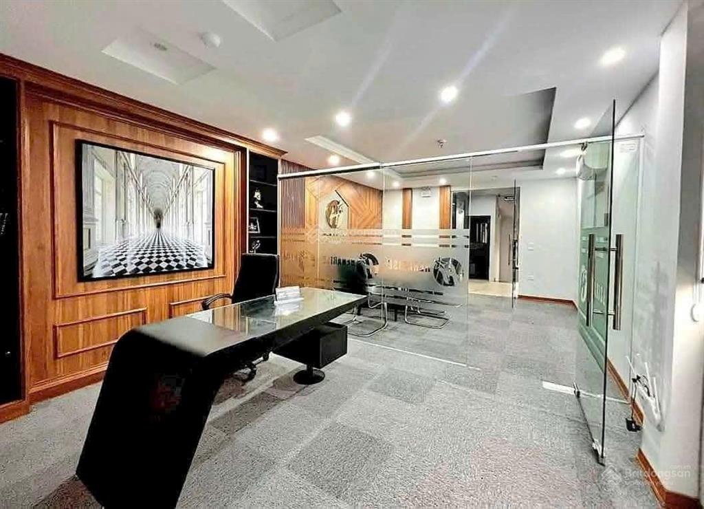 Bán nhà mặt phố nguyễn văn cừ , sổ đỏ 60m2 , xây 65m2 * 7 tầng thang máy , vỉa hè 7m thông sàn