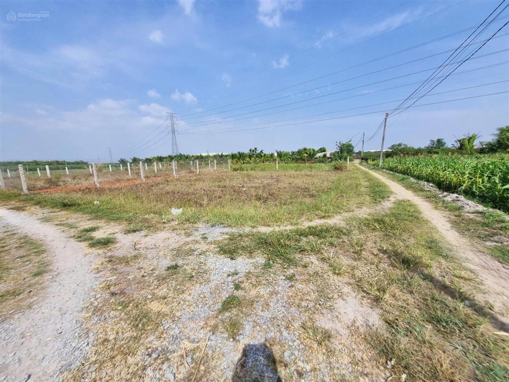 Đất thổ cư gần khu công nghiệp phước đông. 2 mặt tiền. 6xxtr