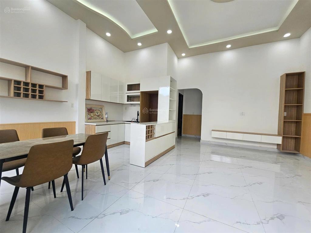 Nhà shr ngang 6m, hẻm xe tải giá nhỉnh 4.x t cực hiếm  sát công viên phần mềm quang trung