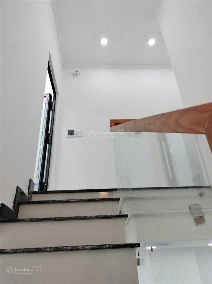 Bán nhà shr 2 tầng 44m2 giá nhỉnh 4.xxt  hẻm ô tô thông sát bến xe hiệp thành