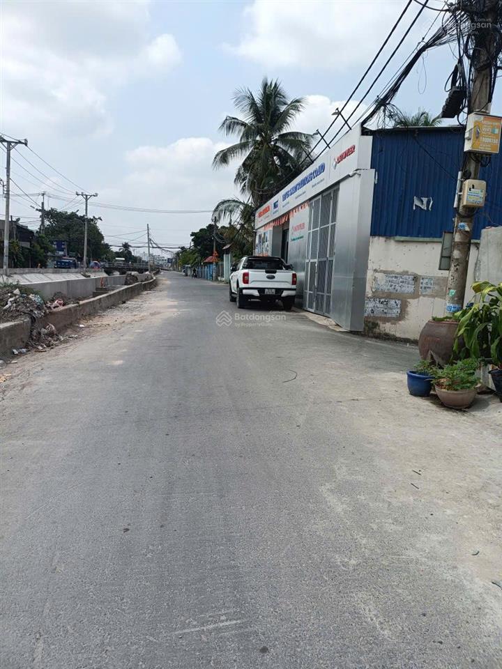 Bán lô đất đẹp 4,4tỷ đã lên full thổ  đối diện bở kênh thoáng mát  đường trường trạm đầy đủ