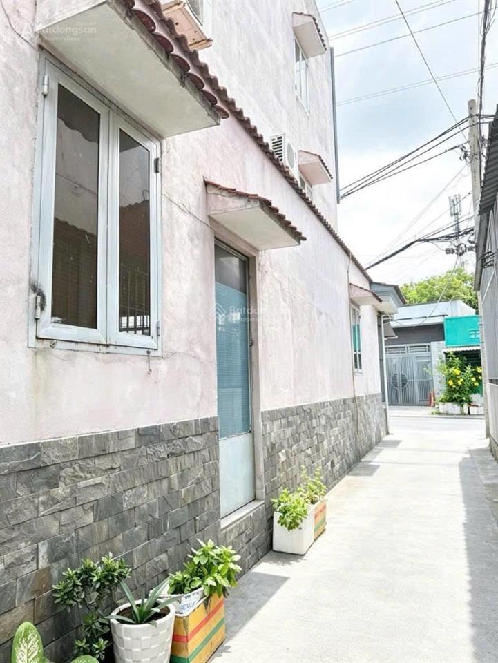 Lô góc song hành hẻm xe hơi  nhà đẹp 2 tầng giá 3.7t tl  đi bộ 3 phút ra cầu vượt an sương