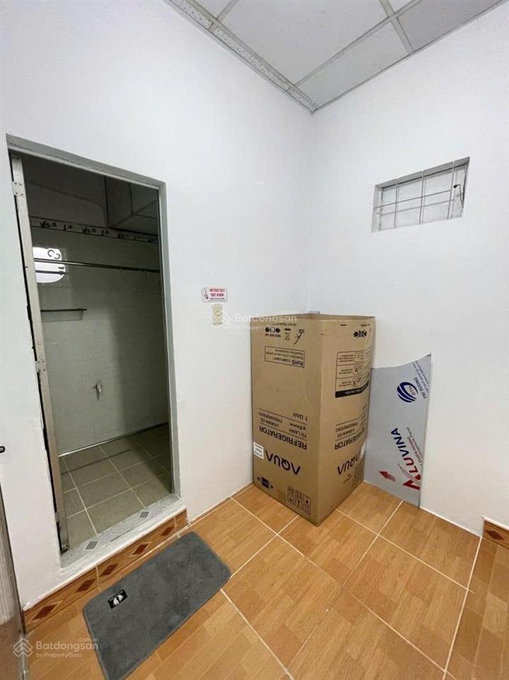 Bán hiện trạng nhà 2 tầng  gần như đầy đủ nội thất  hẻm xe hơi  giá 3.4t thương lượng
