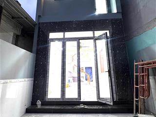 Nhà đẹp mới xây xong, hoàn công đủ  giá 4.48 tỷ nở hậu  sát chợ hiệp thành