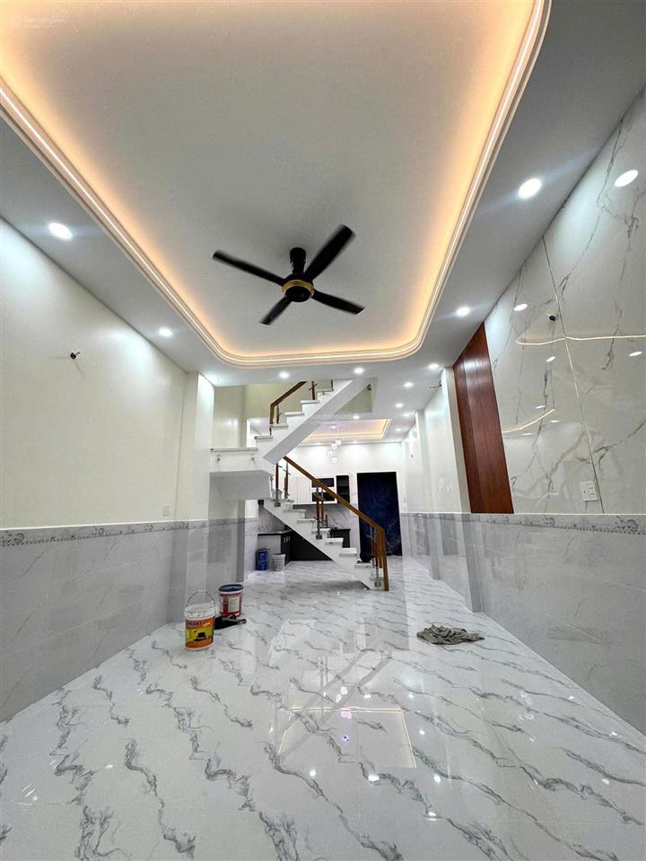 Nhà đẹp mới xây xong, hoàn công đủ  giá 4.48 tỷ nở hậu  sát chợ hiệp thành