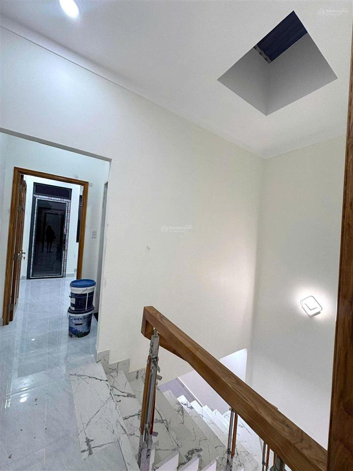 Nhà đẹp mới xây xong, hoàn công đủ  giá 4.48 tỷ nở hậu  sát chợ hiệp thành