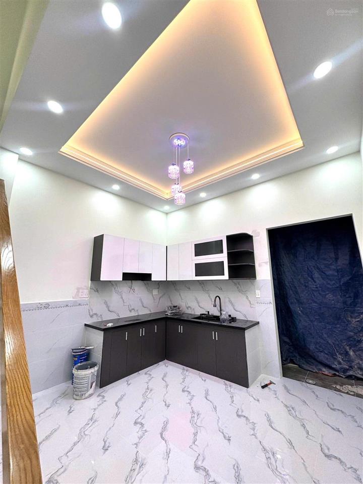 Nhà đẹp mới xây xong, hoàn công đủ  giá 4.48 tỷ nở hậu  sát chợ hiệp thành