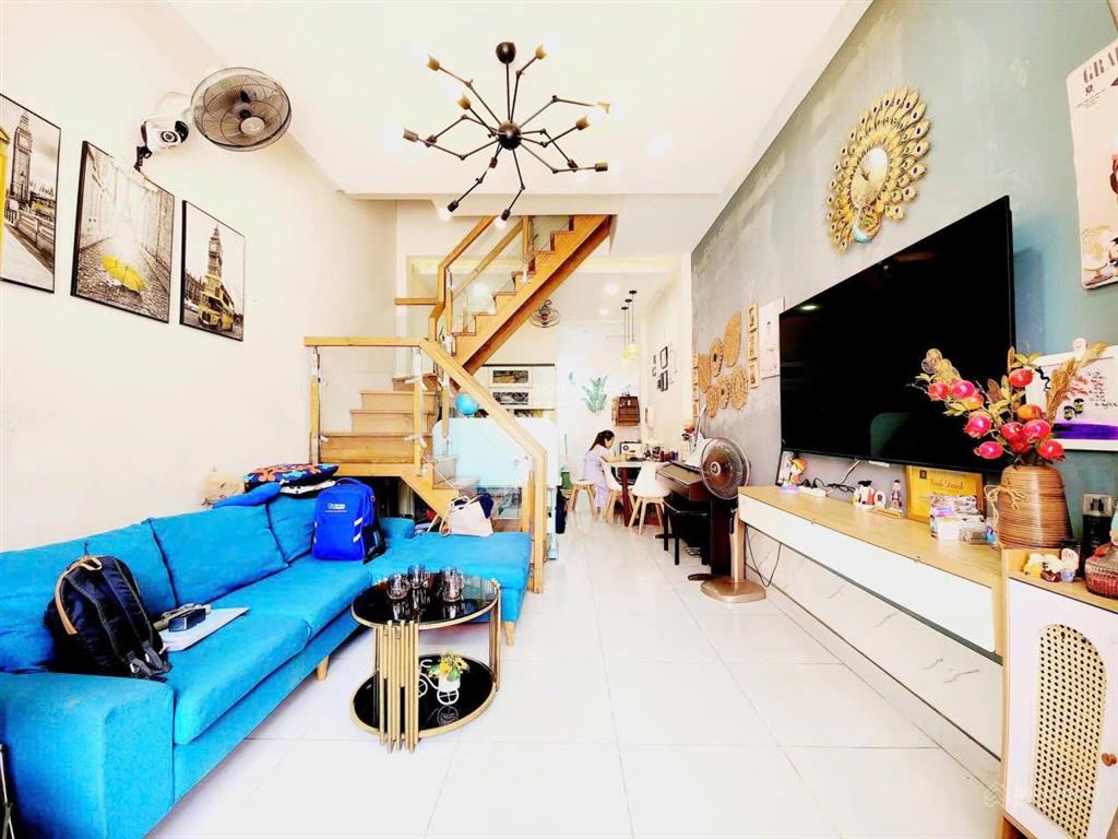 Mới đẹp ở ngay  hoàn công đầy đủ  nhà 2 tầng  hẻm xe hơi 4.5m  3.95t bớt lộc