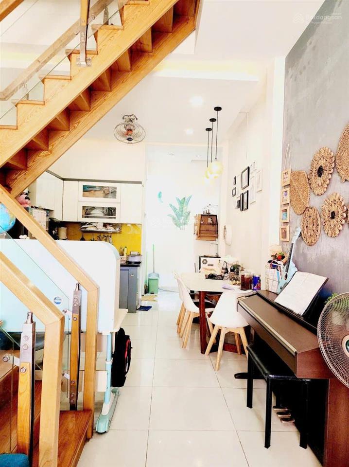 Mới đẹp ở ngay  hoàn công đầy đủ  nhà 2 tầng  hẻm xe hơi 4.5m  3.95t bớt lộc