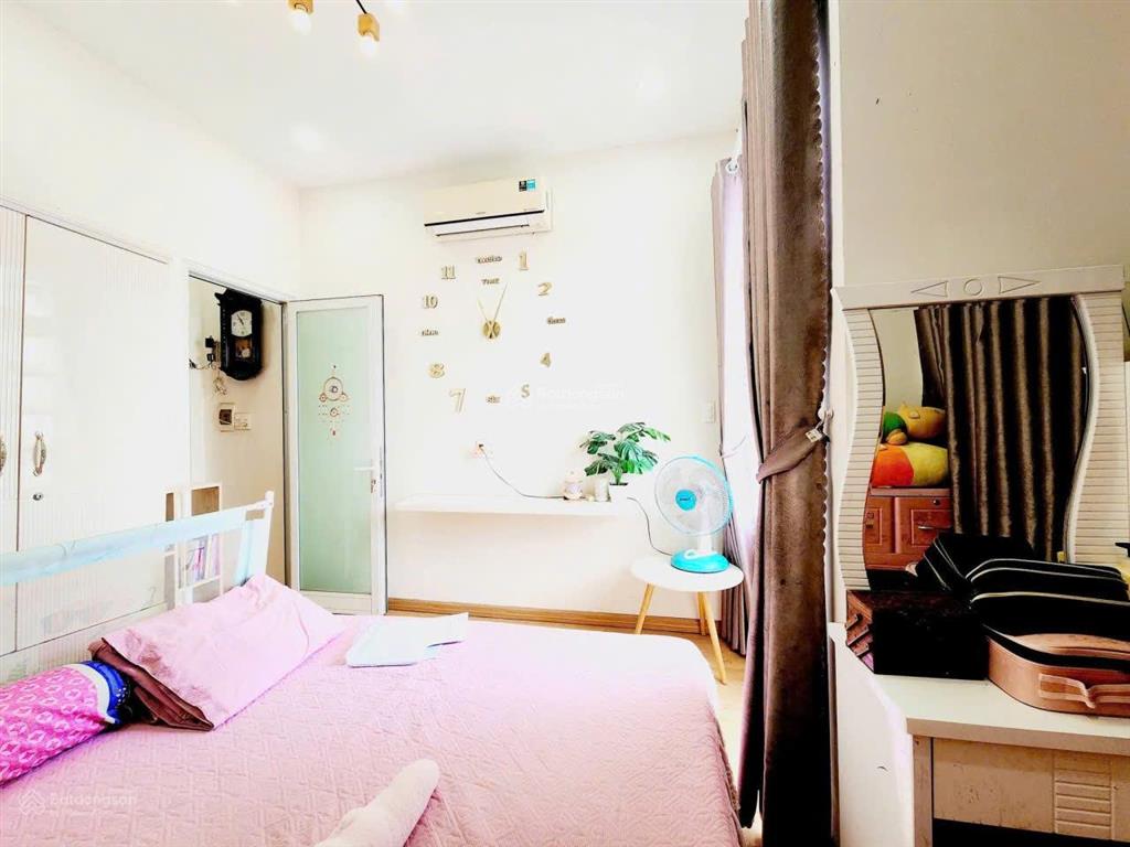 Mới đẹp ở ngay  hoàn công đầy đủ  nhà 2 tầng  hẻm xe hơi 4.5m  3.95t bớt lộc