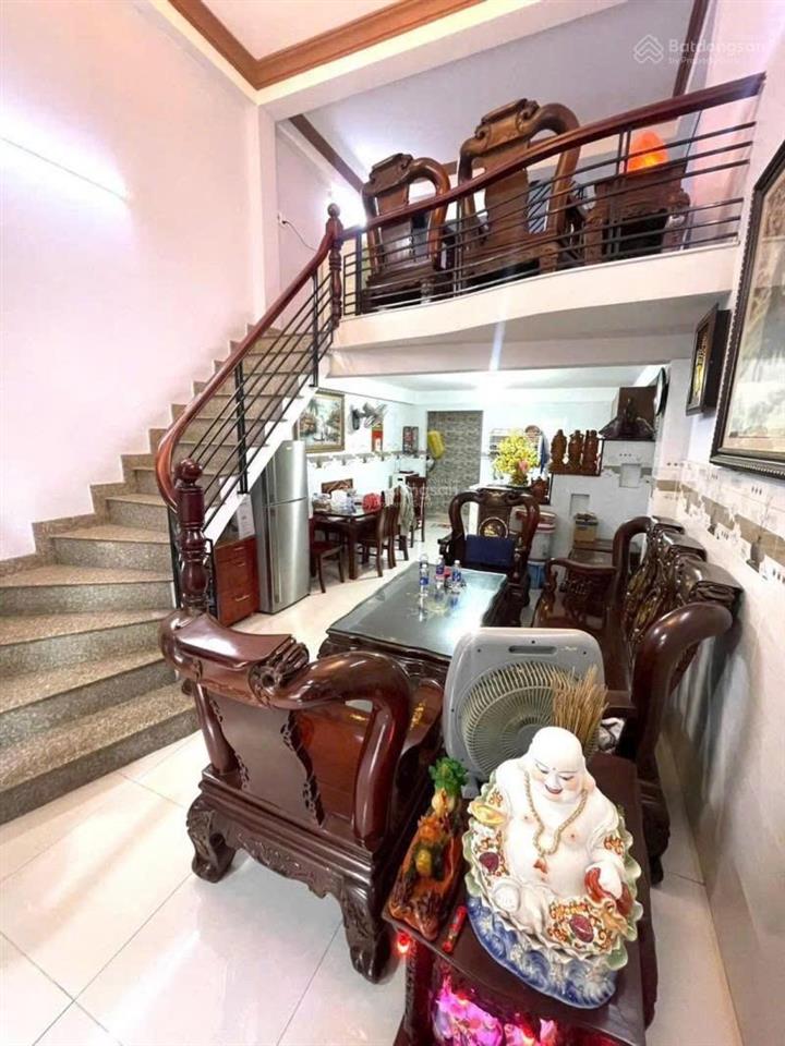 Nhà đẹp 4 tầng kiên cố  sân thượng chủ đang trồng rau  hẻm nhựa 4m  giá chỉ 4.6 tỷ