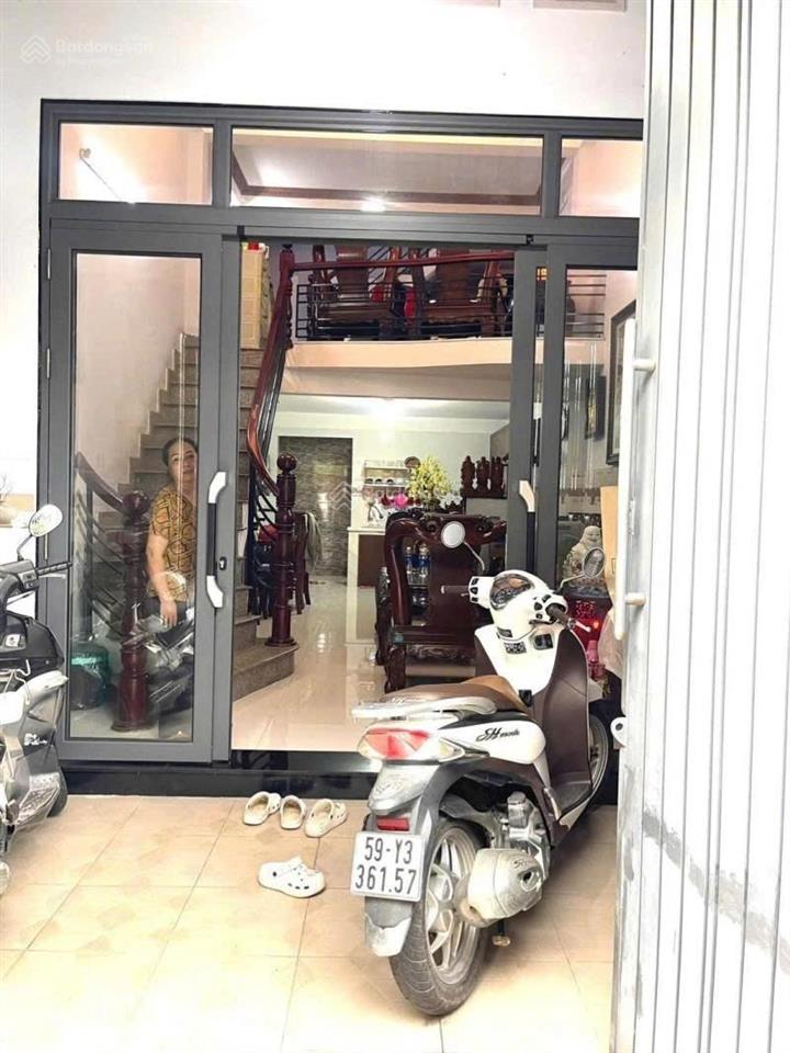 Nhà đẹp 4 tầng kiên cố  sân thượng chủ đang trồng rau  hẻm nhựa 4m  giá chỉ 4.6 tỷ