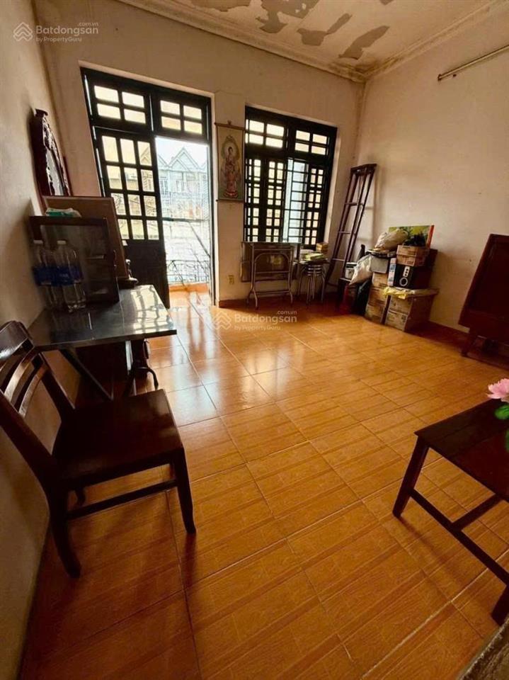 Nhà 2 tầng btct ở ngay  dt lớn 80m2  hẻm nhựa xe hơi vào tận cửa nhà  chỉ 4.55 tỷ thượng lượng
