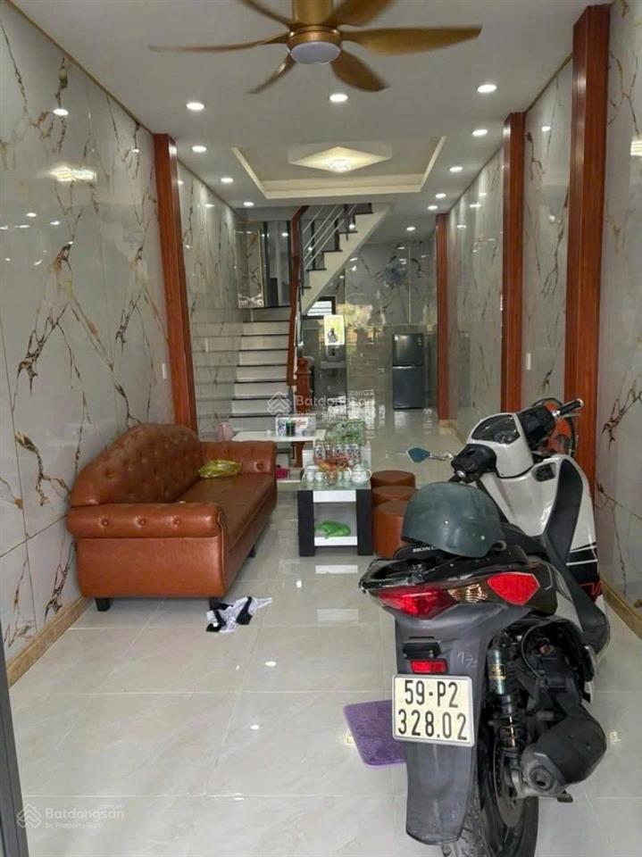 Giảm ngay 100 triệu  nhà mới 100% sân thượng  tặng full nội thất xách vali vào ở ngay  sát ql1a
