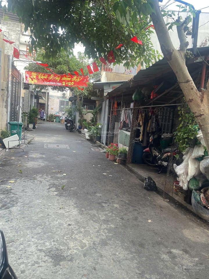 Nhà 2 tầng btct đẹp ở ngay  ô tô 7 chỗ đỗ cửa  có pn trệt  giá chỉ 4.95t thiện chí bán