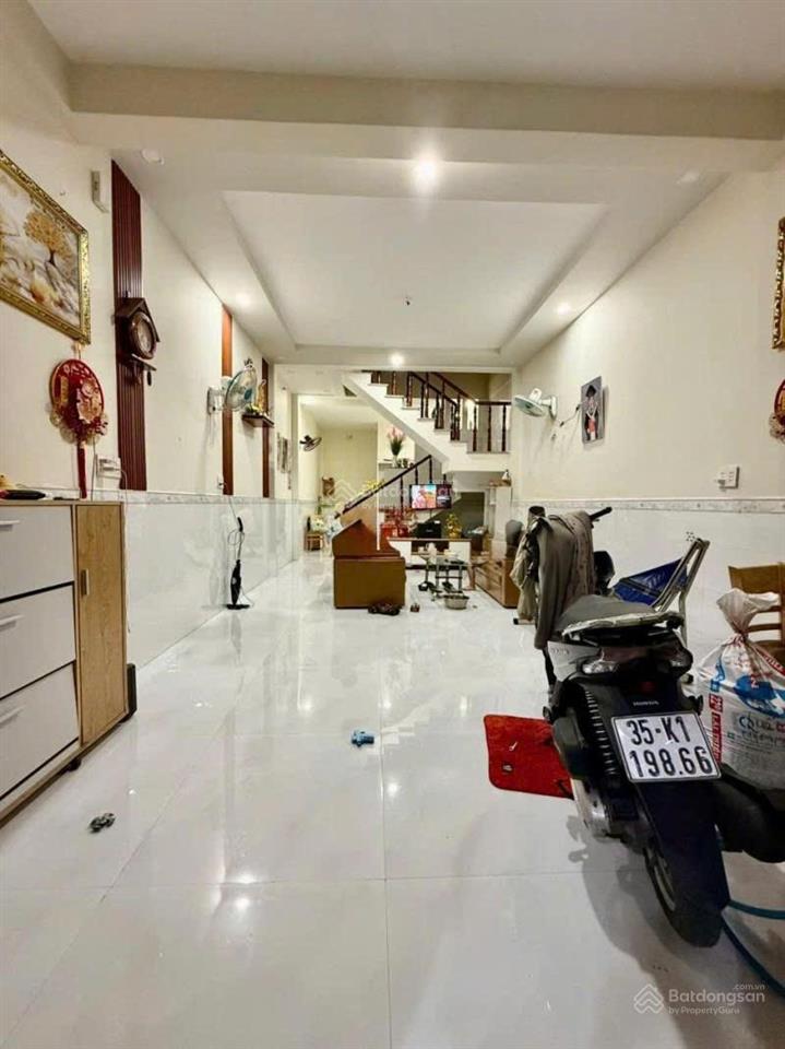 Nhà 2 tầng lô góc 2 mặt thoáng  kdc hiện hữu sát chợ thiếc  3 bước ra hẻm ô tô  giá chỉ 4,15 tỷ
