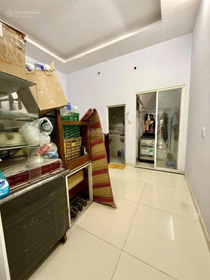 Nhà cấp 4 dọn vào ở ngay  đường nhựa xe hơi thông 6m  sát chợ thiếc, giá chỉ 4.95tỷ thương lượng
