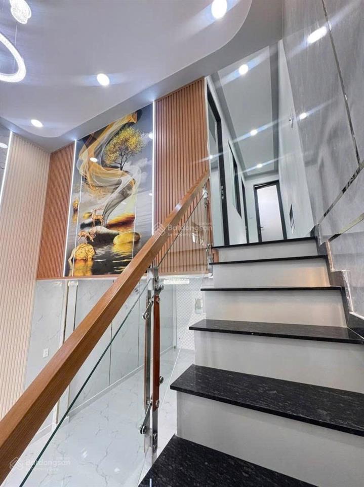 Chủ ngộp hạ sốc 150 triệu  giá mới 2.99 tỷ  nhà đẹp hiệp thành 45 quận 12  hẻm ô tô sát gò vấp