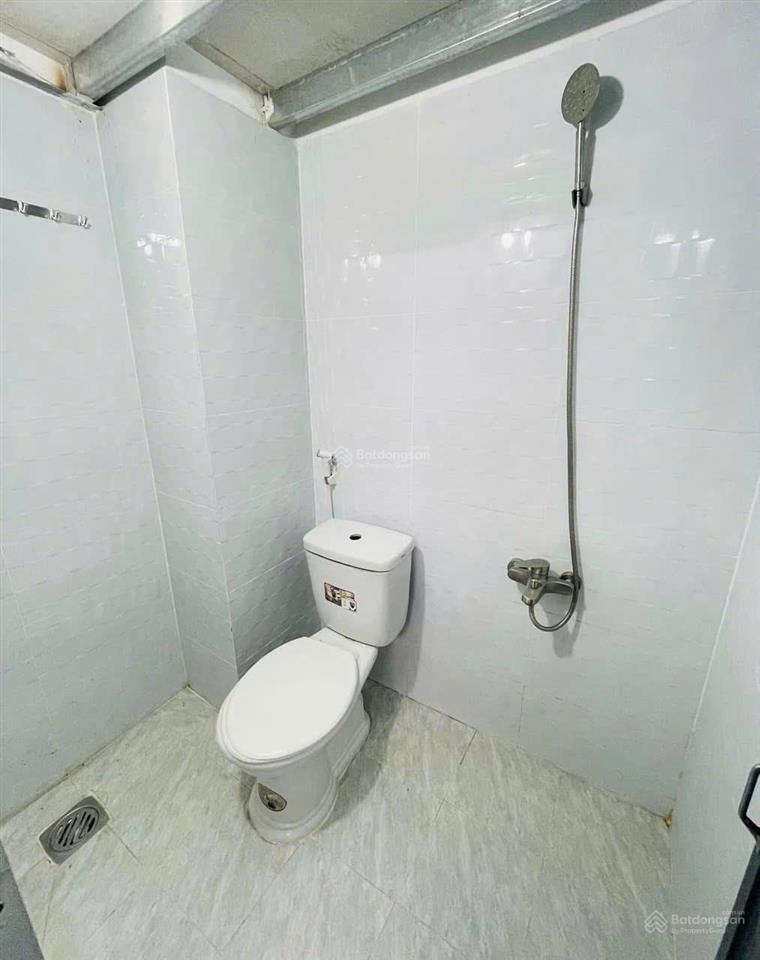 Phòng 30m2 ngay lê văn việt, trường tài chính marketing cũ, an ninh, có thể làm 1 phòng ngủ