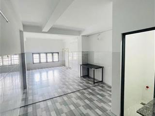 Phòng 30m2 ngay lê văn việt, trường tài chính marketing cũ, an ninh, có thể làm 1 phòng ngủ