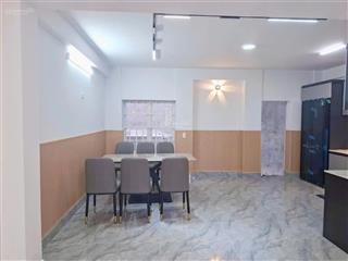 Nhà đẹp 2.5 tầng oto vô tận nơi đường cách mạng tháng 8 ngay sau lưng khu hành chính quận cẩm lệ