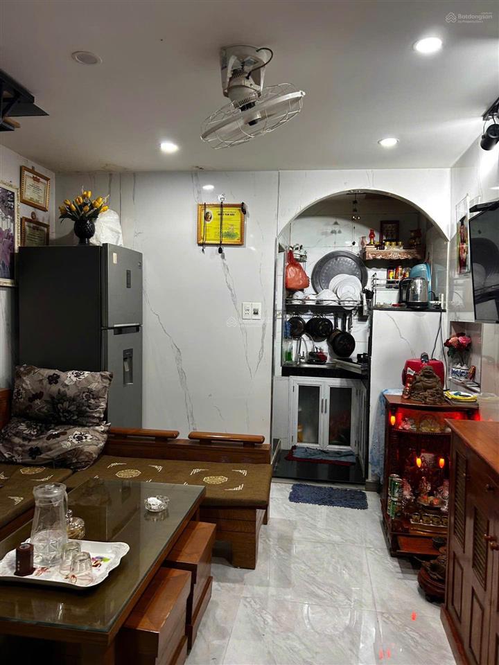 Nhỏ nhưng có võ nhà siêu trung tâm đường lý tự trọng hải châu đà nẵng chỉ 1.85 tỷ.  ngay