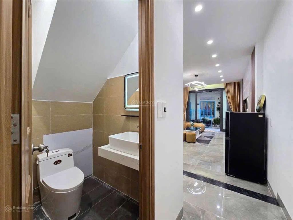 Nhà 2 tầng mới đẹp đường nguyễn văn linh  trung tâm bậc nhất đà nẵng chỉ 4.x tỷ