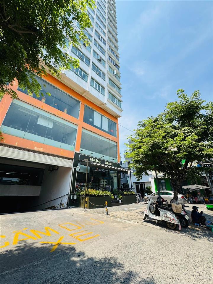 Chính chủ ngộp bank bán nhanh nhà 4 tầng đường hàm nghi ngay công viên bờ hồ siêu thoáng mát