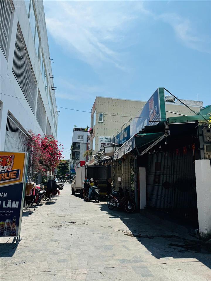Chính chủ ngộp bank bán nhanh nhà 4 tầng đường hàm nghi ngay công viên bờ hồ siêu thoáng mát