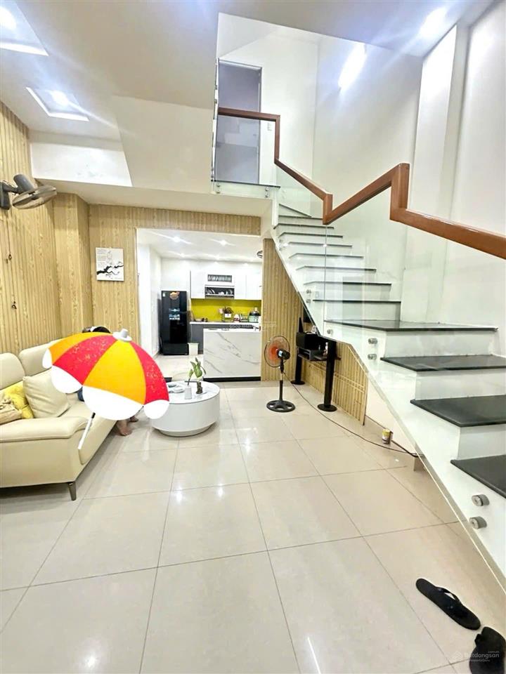 Chính chủ ngộp bank bán nhanh nhà 4 tầng đường hàm nghi ngay công viên bờ hồ siêu thoáng mát