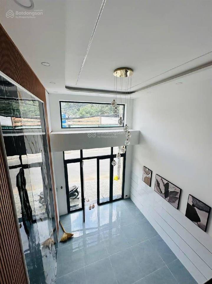 Mặt tiền kinh doanh ao đôi nhà mới chuẩn pháp lý .