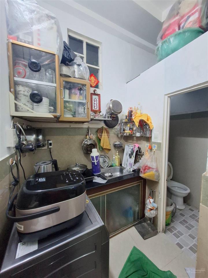 Lưu hữu phước  quận 8. mặt tiền 3.2m 2 tầng 2 phòng ngủ .hẻm 34m giá chỉ nhỉnh 2 tỷ