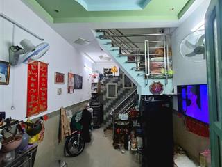 Lưu hữu phước  quận 8. mặt tiền 3.2m 2 tầng 2 phòng ngủ .hẻm 34m giá chỉ nhỉnh 2 tỷ