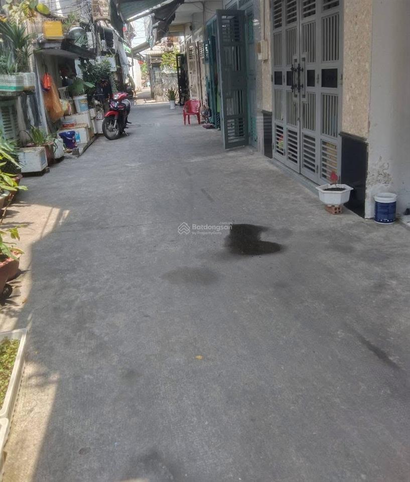 Lưu hữu phước  quận 8. mặt tiền 3.2m 2 tầng 2 phòng ngủ .hẻm 34m giá chỉ nhỉnh 2 tỷ