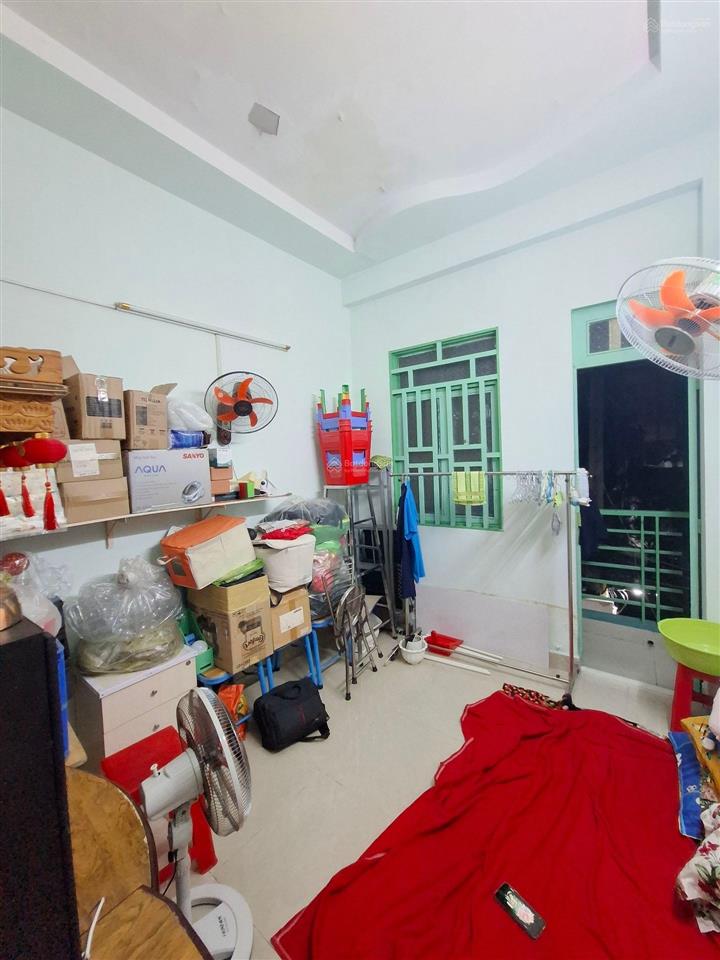 Lưu hữu phước  quận 8. mặt tiền 3.2m 2 tầng 2 phòng ngủ .hẻm 34m giá chỉ nhỉnh 2 tỷ