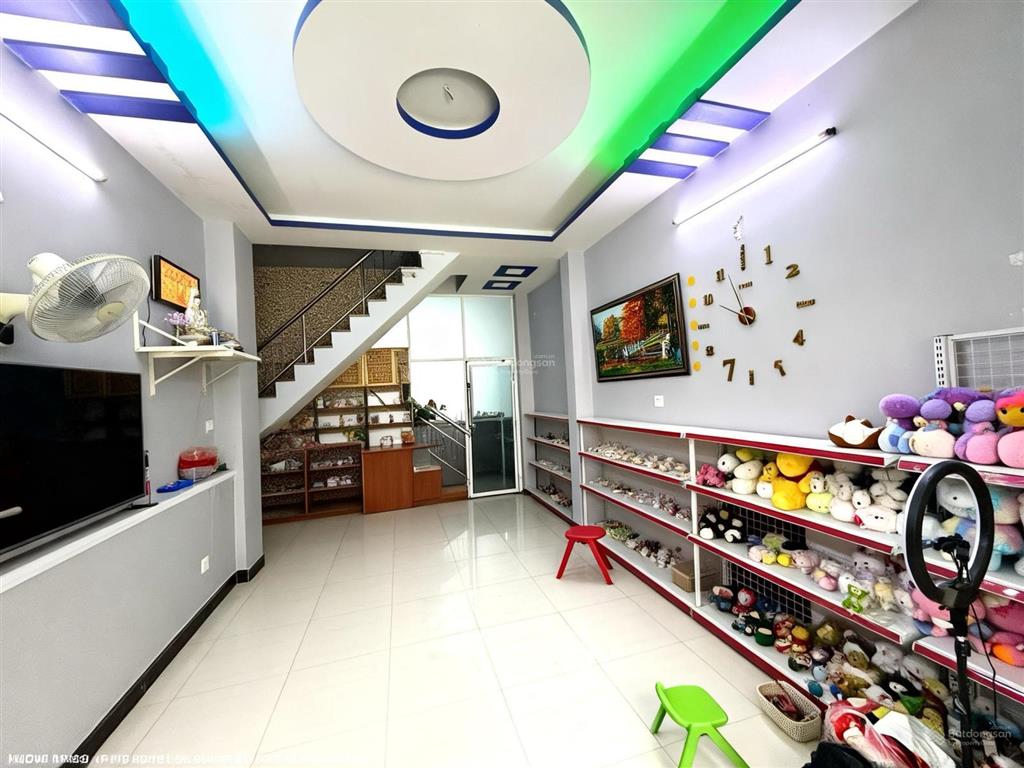 Nhà 3 lầu phú định 71m chỉ 6 tỷ | không gian rộng, dọn vào ở ngay vị trí đường phú định